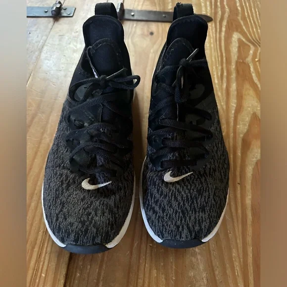 Nike Elite Shoes - Picture 2 of 12